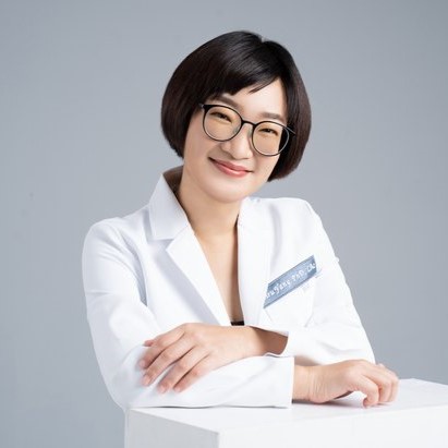 Dr. Yang Biru