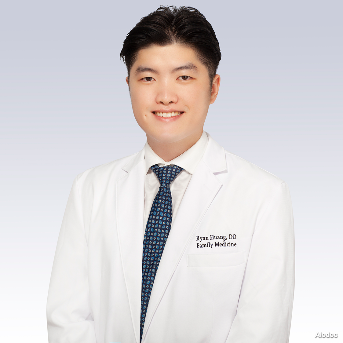 Dr. Huang Ryan profile image